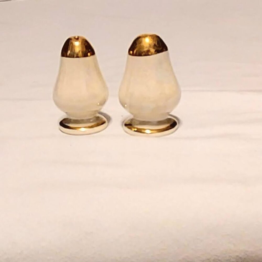 Vintage Lusterwear Salt & Pepper Shakers Pearl china Co. USA Mid Century Stopper